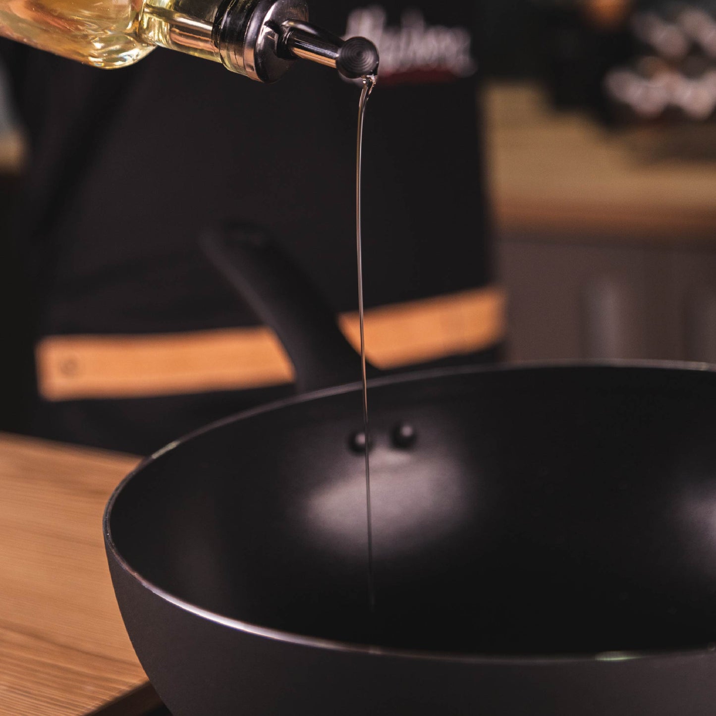 Sartén Wok 28 Cm Aluminio Negro Con Doble Antiadherente