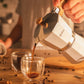 Cafetera Italiana Blanco 250 ml Aluminio + Mango Soft Touch   Línea Cafeteras